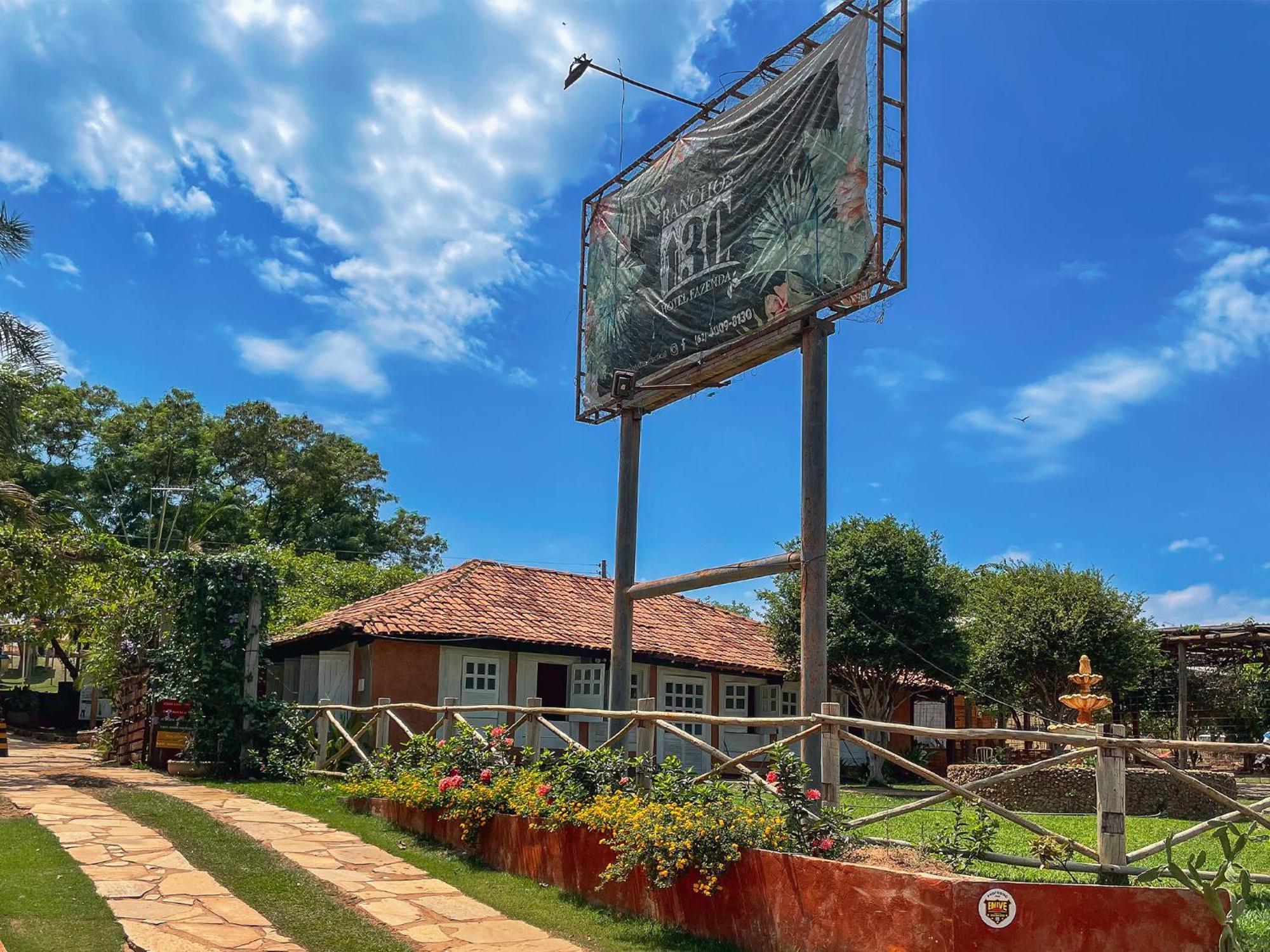 Ranchos 30 Hotel Fazenda Hidrolandia (Goias) Exterior foto