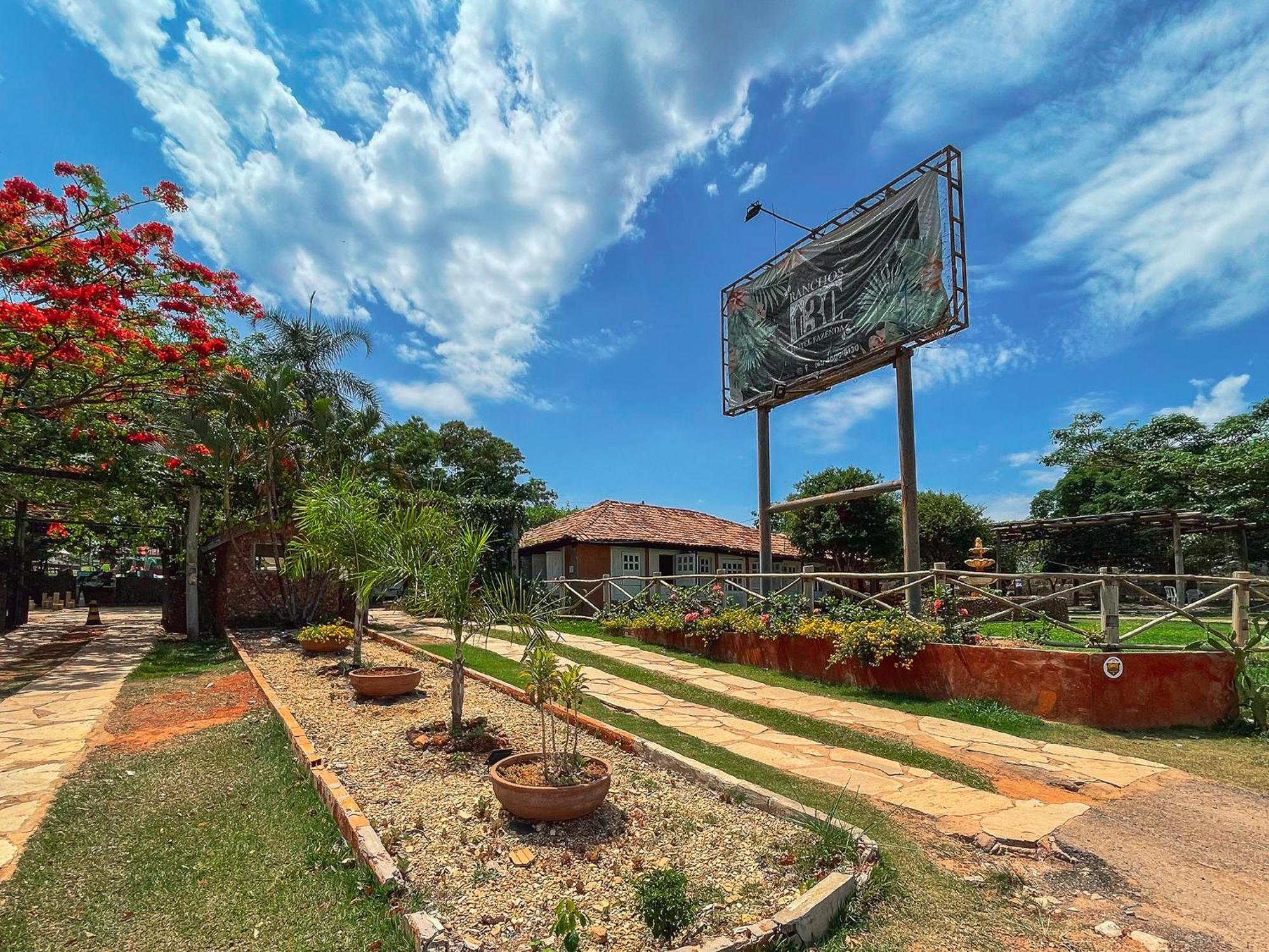 Ranchos 30 Hotel Fazenda Hidrolandia (Goias) Exterior foto